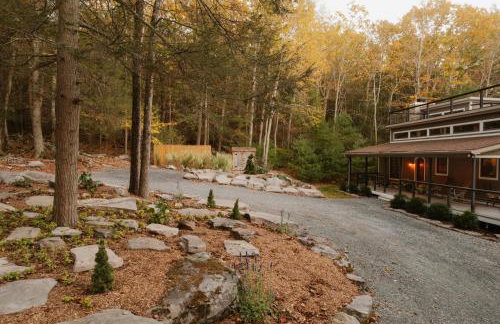 Secluded Catskills 3BR with Hot Tub & Roof Deck - Foto 31