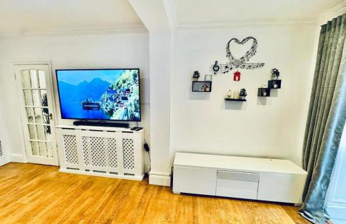 4-Bed Oasis Quiet Culde sac - Foto 6