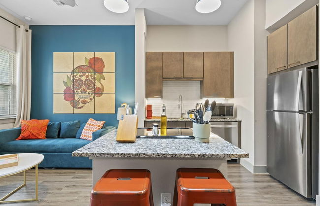 Tranquil 1BR King Suite Close to Downtown w Fast Wifi - Foto 7