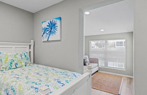 Sea Glass Dreams - Waterfront Pool Home, Mini Golf, Game Room, 110' Dock - Foto 14