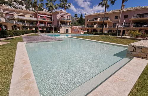 Beautiful penthouse with 3 pools, indoor heated pool, sauna, jacuzzi - Foto 2