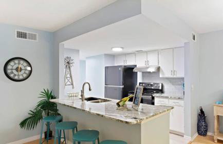 Private Beach Access 2 Pools Waterfront Oasis - Foto 23