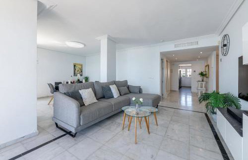 The Penthouse Panorama Exclusive Seafront Estate - Photo 8