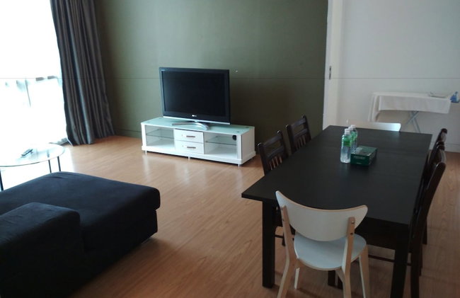 Queens Service Suite at Swiss Garden Residences - Photo 21