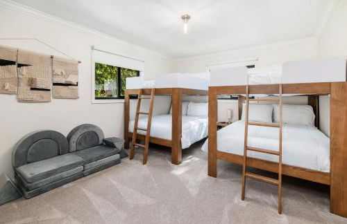 5BR Oasis with Pool, Arcade, Sauna - Photo 54