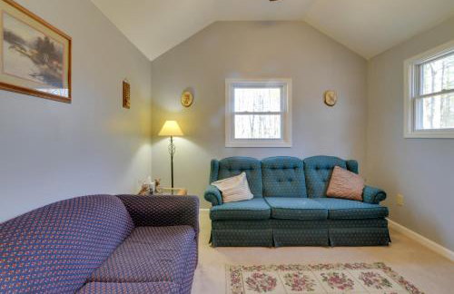 Mountain Retreat with Loft, Fire Pit, and Grill - Foto 5