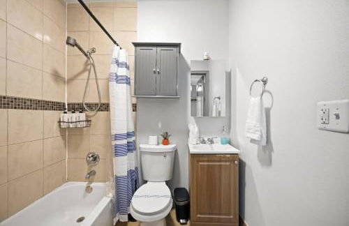 Super Value Suite #7 @ East End Revitalized - Foto 24