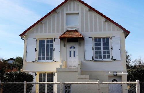 Villa des sables avec 1 studio pour 2 personnes pouvant être complété par une chambre avec sa salle de bain et WC si 4 personnes - Foto 1