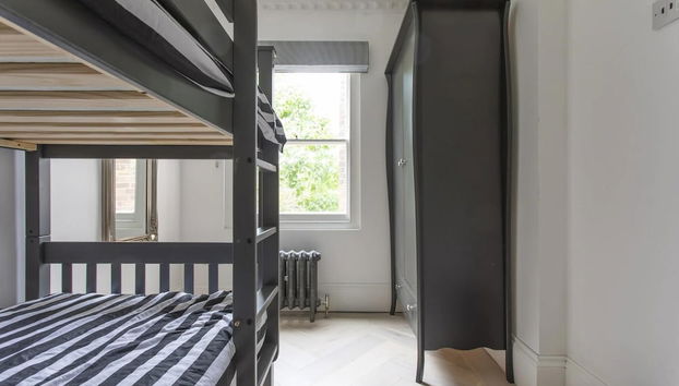 4-bed Flat in West London, Sleeps 8, 8 min to Tube - Foto 2, Zimmer