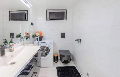 Awesome Apartment In Nowe Warpno - Foto 27