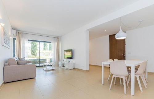 Cavalo Preto Luxury Beach Apartment by Golden Zenith - Foto 17