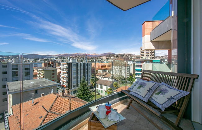 Panoramic Penthouse - Photo 9