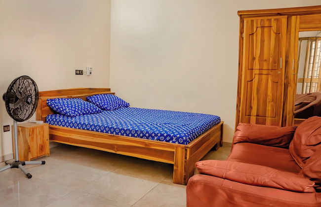 Lome City Apartment - 3 Bedrooms - Photo 2