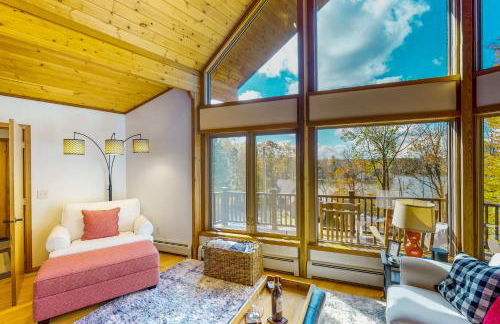 Hot Tub, Lake Views! All-Season Hinsdale Haven - Foto 7