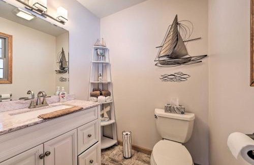 Spacious Lakefront Home with Sunroom and Bar! - Photo 24