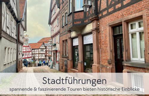 Amalias Burgwohnung - stilvolles Apartment mit Aufzug & Garten in der Hinterburg Schlitz - 2 Schlafzimmer, Parkplatz, Historisches Flair für Paare & Ruhesuchende - Foto 42