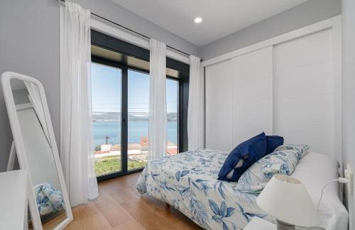 Casa nueva con piscina y vistas al mar - Foto 38