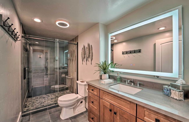 Hot Tub, Pool Table Luxe Reno Chalet with Mtn View! - Foto 39