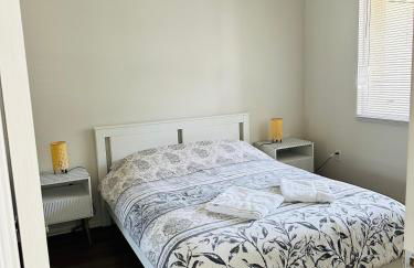 Spacious,2Queen beds, free parking, pool&gym and central location - Foto 7