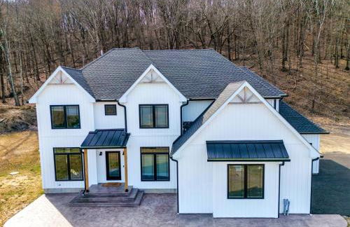 New Farmhouse, King Beds, Game Room, Hot Tub & View! - Foto 78