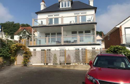 Jurassic View Apartment - Photo 1