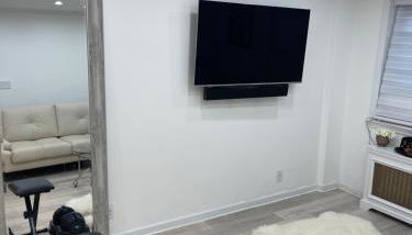 Renovated Jacuzzi Tub Home NYC-LGA-JFK Washer-Dryer - Foto 5