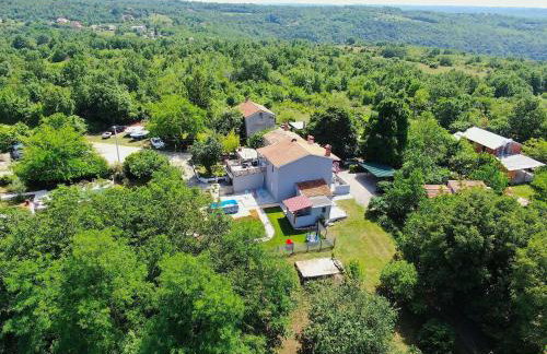 Family-friendly apartments with swimming pool Sveti Martin, Central Istria - Sredisnja Istra - 23295 - Foto 1