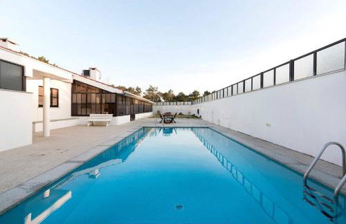 4 bedroom Luxury Villa - riverside & beachside - Foto 8