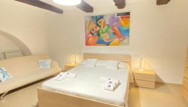 Ch Suite & PrivateParking - Corso 18 Agosto - Apartment - Photo 3