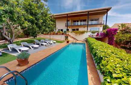 Villa Gaudí - Foto 1