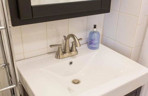 Wrigley Oasis! Steps from the Field! - 3BD 1BA - Foto 14