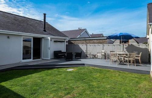 Family-Friendly Retreat between Beach & Mountains - Foto 7