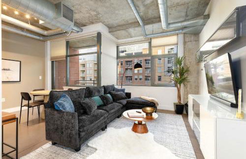 Union Station downtown and gameday retreat! - Foto 32