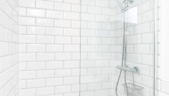 Convenient 2BR House with Great Transport Links - Foto 4, Shower