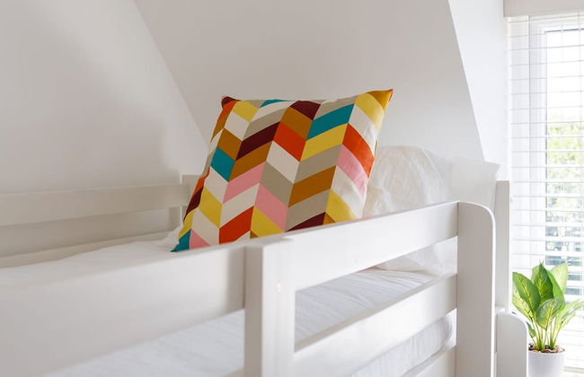 Gorgeous Home for 12 - Walk to Beach - Sea View - Photo 31