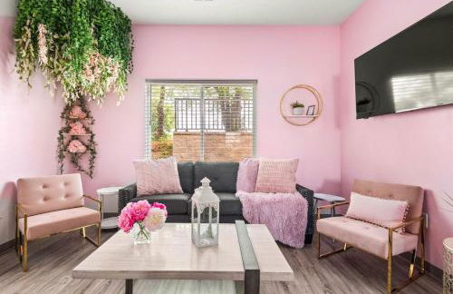 Unit 106 Stylish Condo with Free Parking and Close to Downtown - Foto 46