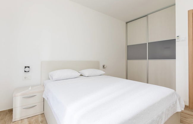 Apartments Miramar - Photo 6