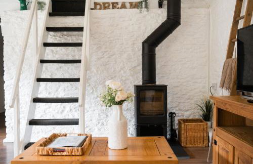 Cosy Cotswolds Farm Stay with Log Burner - Peaceful Winter Retreat - The Dairy - Foto 27