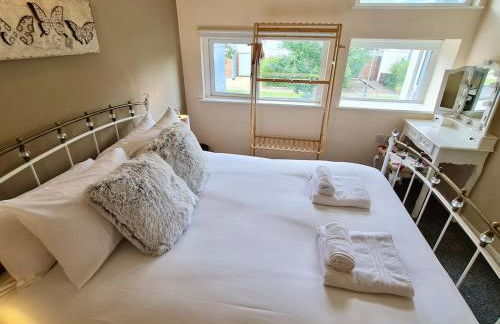 Cute 3 Bedroom House Near Etihad Stadium and CoOp arena with parking - Foto 14