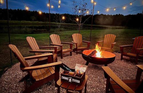 Whispering Pines Retreat, Secluded Cabin with Hot Tub & Pond - Foto 6