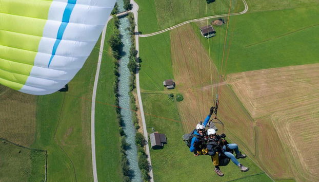 Vol en parapente au-dessus du Tyrol