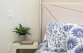 Cozy Modern Home w Full Kitchen & Parking - Foto 27