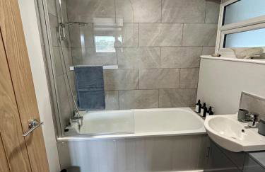 Charming 2 bedroom flat in Basingstoke centre - Foto 4