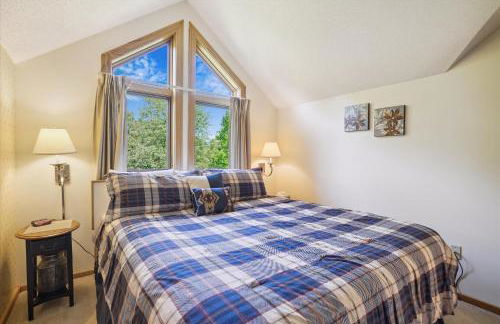 Highridge J5B Spectacular 1 Bedroom Escape with fireplace, sauna & resort amenities - Foto 10