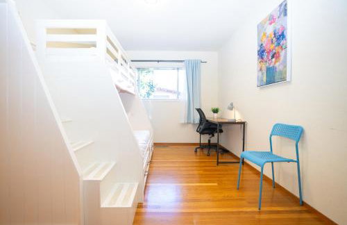 Central 3BR Home Steps from Castro St - Foto 14