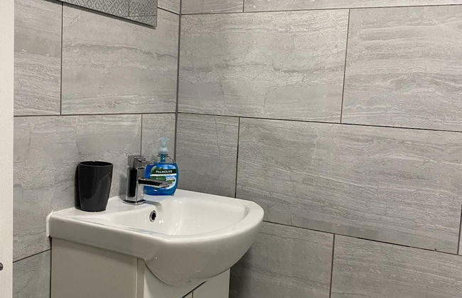 2 Bed Flat - Sleeps 6 - Pets - Parking - Wifi - Foto 7