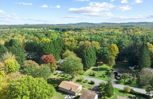 Cozy Home with Game Room and Fire Pit - Foto 2