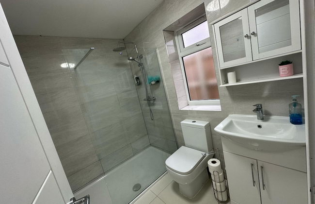 Separate One Bedroom Large Apartment in Slough - Foto 12