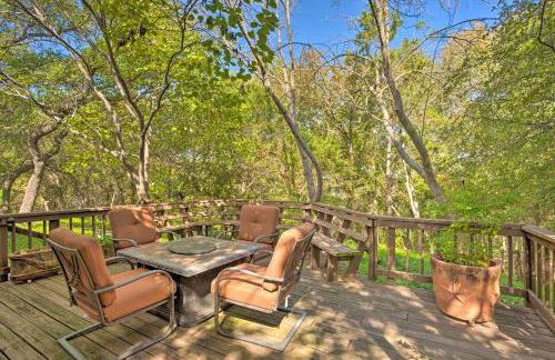 Lake Granbury Getaway! Family Home with Deck and Games - Foto 36