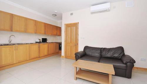 1 bedroom apartment in Leicester Square - Photo 2